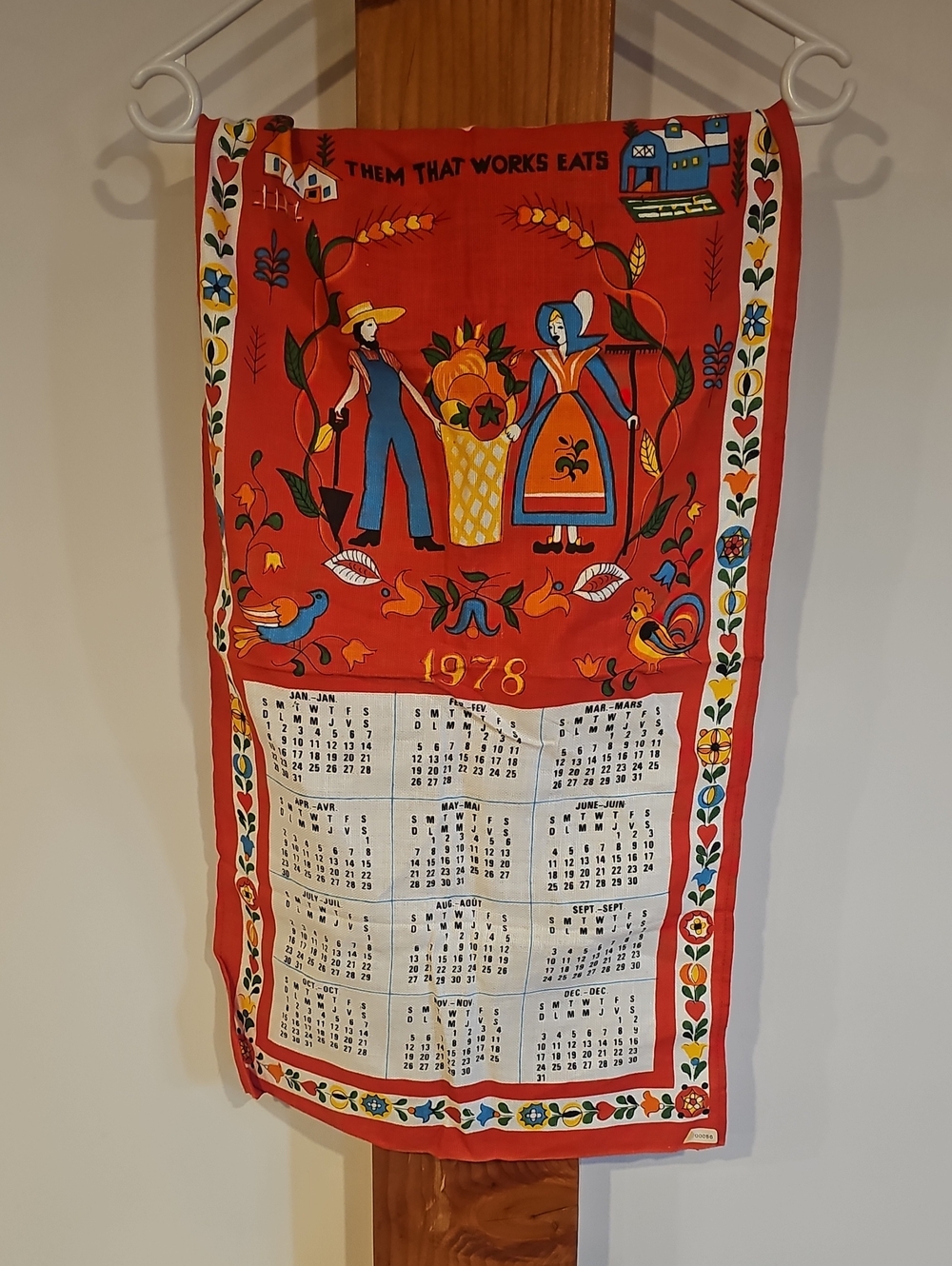 Vintage 1978 Red Calendar Wall Hanging - Classic Folk Art Design